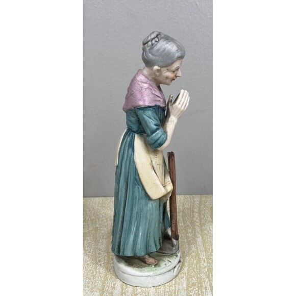 Homco Porcelain Hand Painted Bisque 8" Elderly Woman Praying Figurine 8110 - Picture 2 of 6